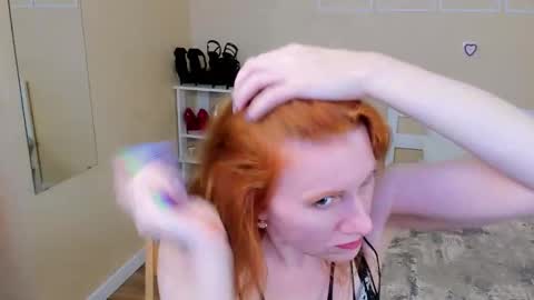 seductive_foxy_ online show from February 19, 2026, 9:11 pm