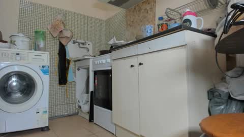 seductive_she_wolf online show from October 22, 2025, 12:16 pm