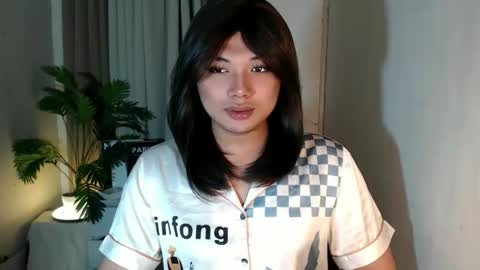 Snapshot of seductivedeluxe69 chatting on February 27, 2026, 10:04 am Deluxe online show from February 27, 2026, 10:04 am