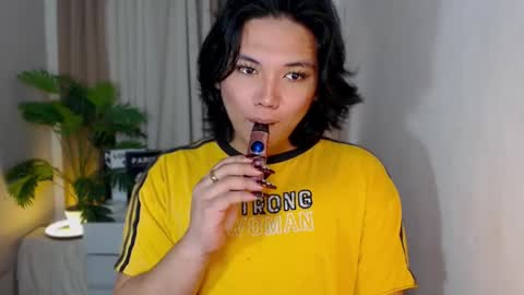 Snapshot of seductivedeluxe69 chatting on March 4, 2026, 7:36 am Deluxe online show from March 4, 2026, 7:36 am