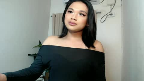 Snapshot of seductivedeluxe69 chatting on August 8, 2026, 9:44 am Deluxe online show from August 8, 2026, 9:44 am