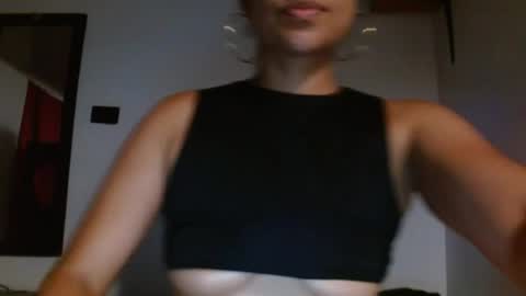 Snapshot of seductress_malia chatting on July 10, 2026, 5:23 am seductress_malia online show from July 10, 2026, 5:23 am