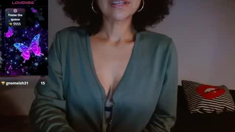 Snapshot of seductress_malia chatting on July 14, 2026, 2:05 am seductress_malia online show from July 14, 2026, 2:05 am