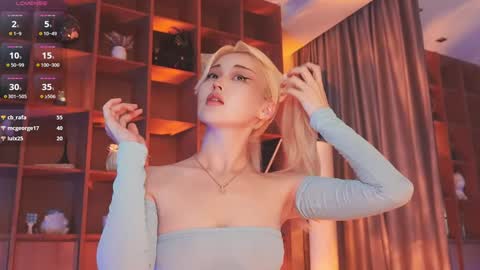 Chia online show from October 10, 2025, 9:25 pm