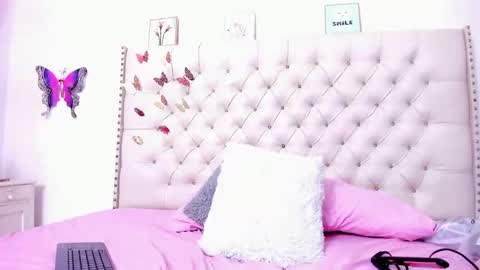 selena_beautyy online show from February 9, 2026, 7:40 pm