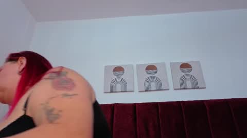 Selena online show from December 2, 2025, 12:10 pm