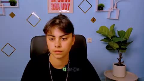 Snapshot of selena_crystal chatting on July 26, 2026, 6:37 pm selena online show from July 26, 2026, 6:37 pm