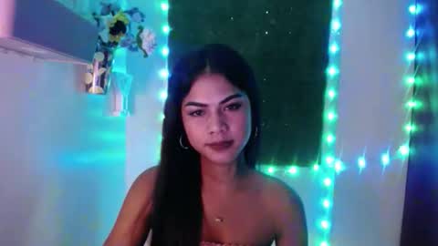 Snapshot of selena_fox2000 chatting on April 18, 2026, 11:05 pm selena_fox2000 online show from April 18, 2026, 11:05 pm