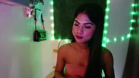 Snapshot of selena_fox2000 chatting on April 19, 2026, 9:17 pm selena_fox2000 online show from April 19, 2026, 9:17 pm