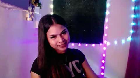 Snapshot of selena_fox2000 chatting on April 21, 2026, 5:03 am selena_fox2000 online show from April 21, 2026, 5:03 am