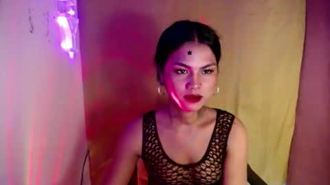 Snapshot of selena_fox2000 chatting on May 12, 2026, 5:04 am selena_fox2000 online show from May 12, 2026, 5:04 am
