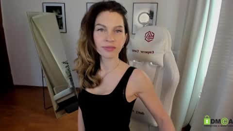 Snapshot of selena_rase chatting on February 7, 2025, 9:47 am Selena online show from February 7, 2025, 9:47 am