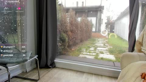 Snapshot of selena_reeves chatting on December 30, 2024, 10:53 am Selena online show from December 30, 2024, 10:53 am