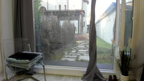 Snapshot of selena_reeves chatting on February 10, 2025, 1:01 pm Selena online show from February 10, 2025, 1:01 pm