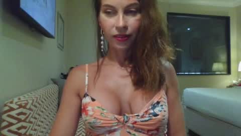 Snapshot of selenarase chatting on June 21, 2026, 3:25 pm selenarase online show from June 21, 2026, 3:25 pm