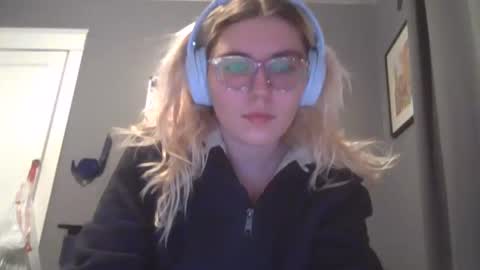 Snapshot of selenebaby chatting on January 20, 2025, 3:15 am Selene online show from January 20, 2025, 3:15 am