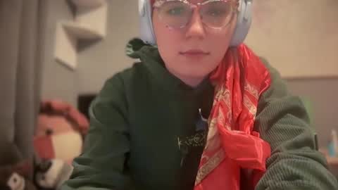 Snapshot of selenebaby chatting on February 13, 2025, 2:34 am Selene online show from February 13, 2025, 2:34 am