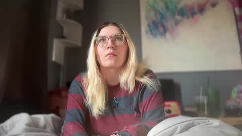 Snapshot of selenebaby chatting on February 22, 2025, 1:46 pm Selene online show from February 22, 2025, 1:46 pm