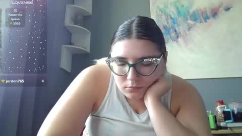 Snapshot of selenebaby chatting on October 17, 2025, 5:59 pm Selene online show from October 17, 2025, 5:59 pm