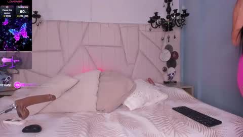 Selenee online show from February 1, 2025, 3:39 pm