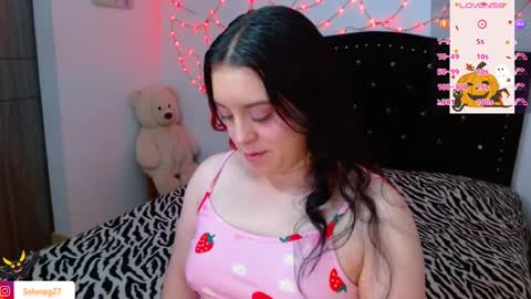 Selene G  online show from October 7, 2025, 4:53 am