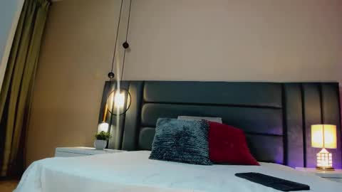 Selene Lujan online show from October 1, 2025, 11:49 am