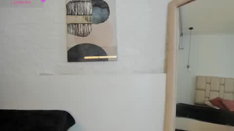 Snapshot of selenem_ chatting on October 26, 2025, 11:49 am Selene online show from October 26, 2025, 11:49 am