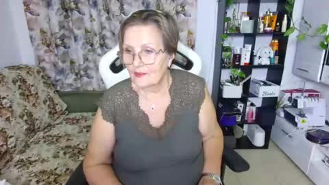 Snapshot of selenna57 chatting on January 4, 2025, 6:30 pm Selenna online show from January 4, 2025, 6:30 pm