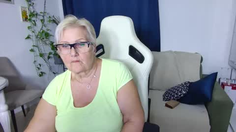 Selenna online show from April 12, 2026, 5:51 pm