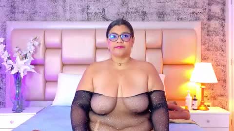 Selenna Cooper online show from February 5, 2026, 11:48 am