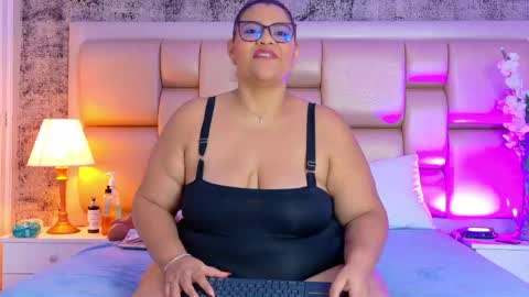 Snapshot of selennacooper chatting on April 19, 2026, 11:42 am Selenna Cooper online show from April 19, 2026, 11:42 am