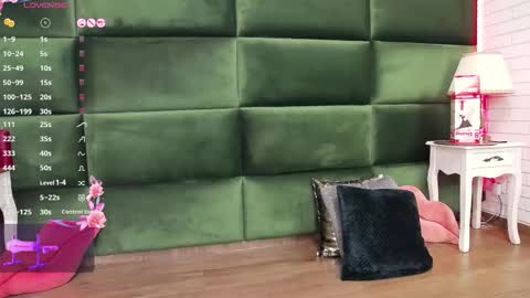 Selen online show from September 26, 2025, 4:05 am