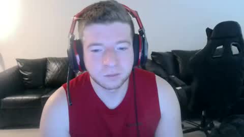 selfmademax579471 online show from February 12, 2025, 3:49 pm