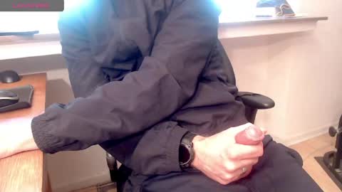 Snapshot of selfsuckermbb chatting on May 20, 2026, 6:14 pm selfsuckermbb online show from May 20, 2026, 6:14 pm