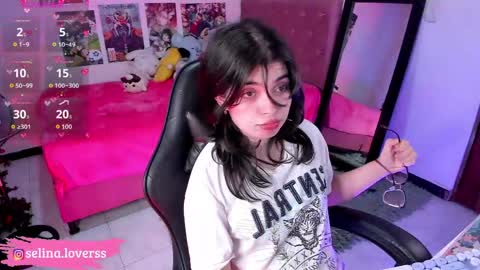Snapshot of selina_lovers_ chatting on April 18, 2026, 3:21 am Selina online show from April 18, 2026, 3:21 am