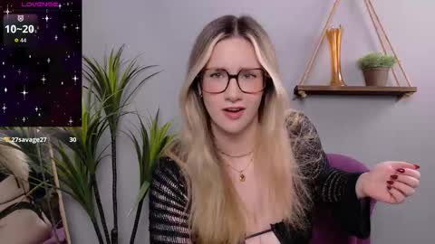 Selina Mae online show from December 4, 2025, 4:22 am