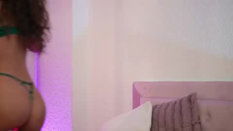  Selina  online show from November 19, 2025, 8:42 pm