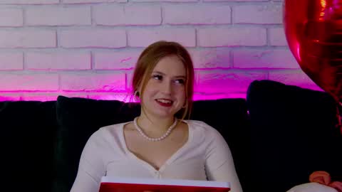 SelinSwarovski online show from February 16, 2025, 1:47 am