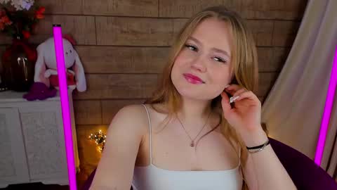 SelinSwarovski online show from March 5, 2025, 8:00 pm