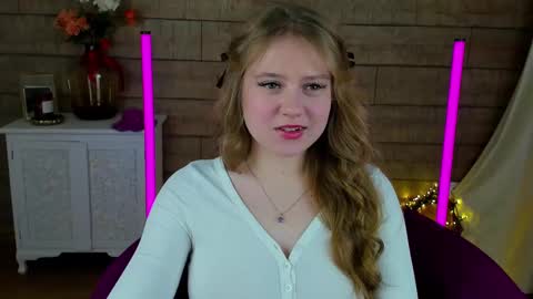 SelinSwarovski online show from March 9, 2025, 12:42 am