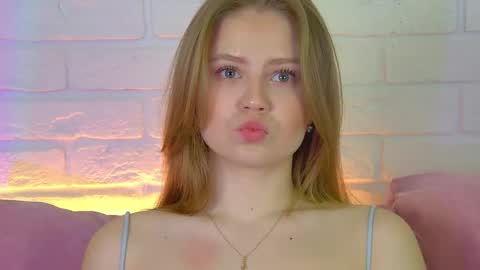 SelinSwarovski online show from February 2, 2026, 4:27 pm