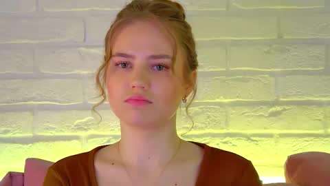 SelinSwarovski online show from February 22, 2026, 5:00 pm