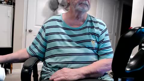 Snapshot of selkie2s chatting on April 3, 2026, 1:25 am selkie2s online show from April 3, 2026, 1:25 am