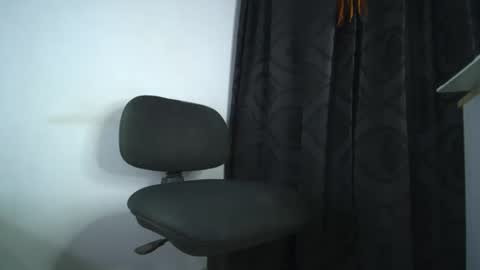 sem_alas online show from October 18, 2025, 5:10 am