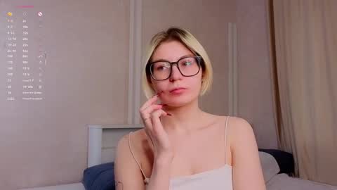 Lilith online show from November 18, 2025, 4:06 am