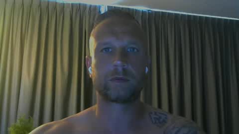 sence08 online show from May 11, 2026, 9:37 am
