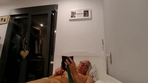 Snapshot of seniorfuntime1556 chatting on May 3, 2026, 9:54 pm Summiteer online show from May 3, 2026, 9:54 pm
