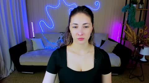 sensitiveheartt online show from September 28, 2025, 7:19 pm