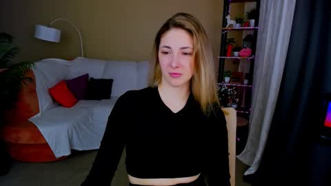 sensitiveheartt online show from March 10, 2026, 8:14 pm