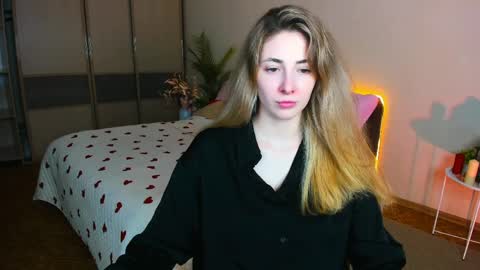 sensitiveheartt online show from April 5, 2026, 12:46 pm